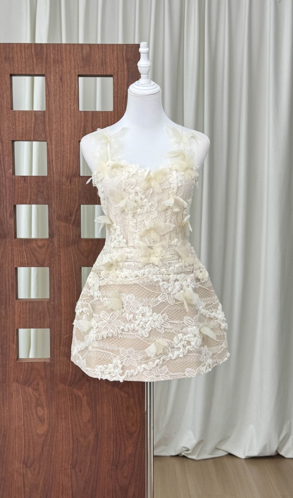 Fashionslee Women Lilias Lace Mini Dress