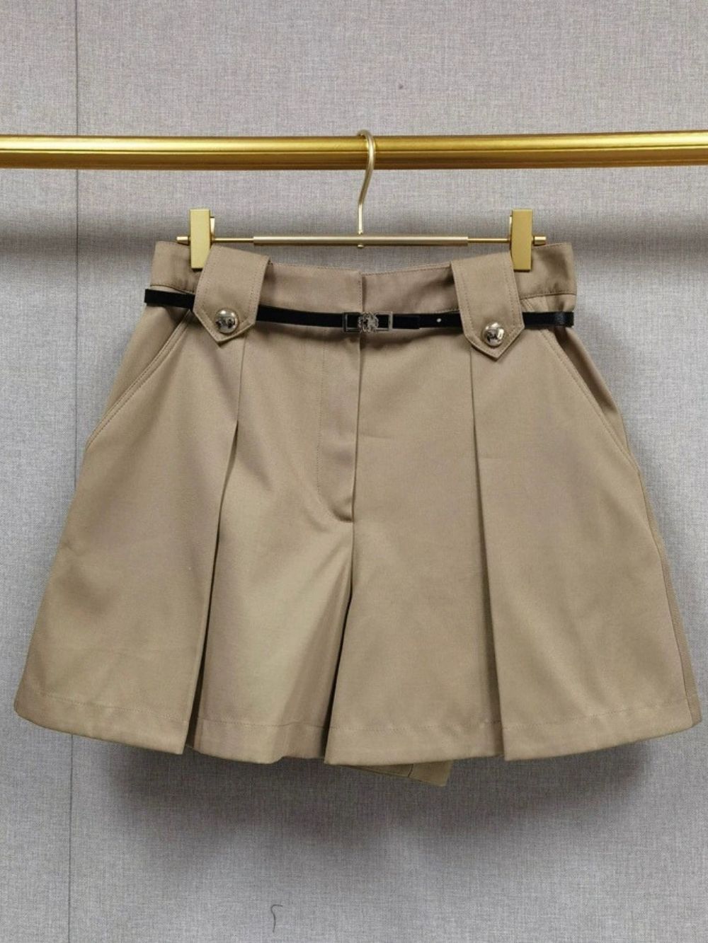 b39050bf80f485c1ec81d817b7374d5d Pleated Shorts