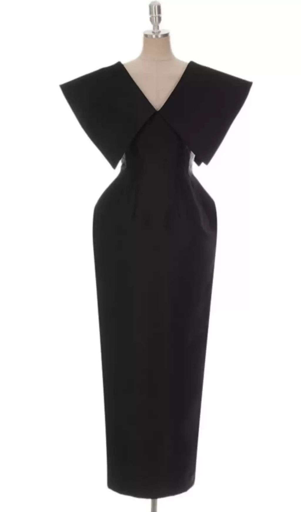 Fashionslee Women Liliha Black V-Neck Maxi Dress