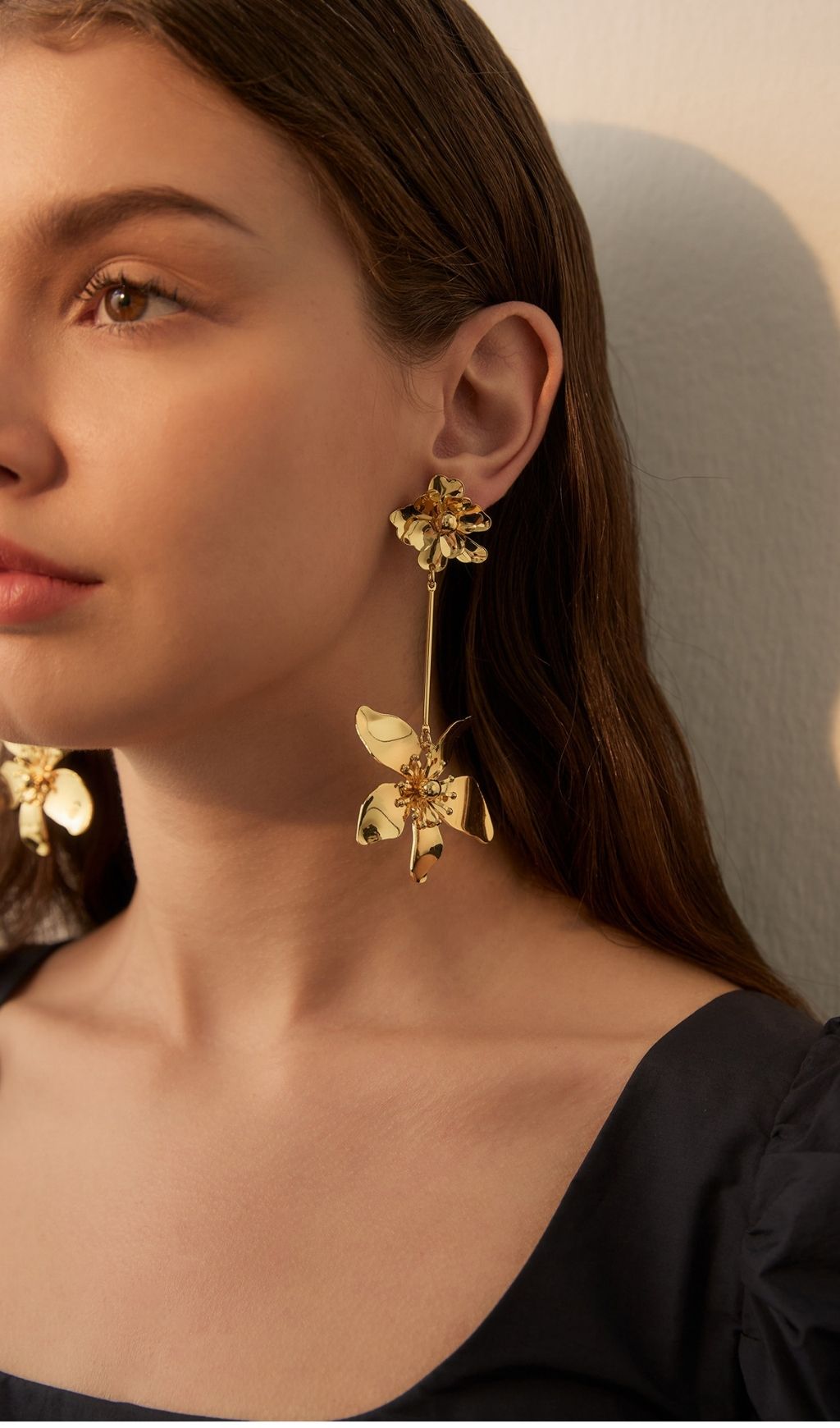 Lenci Gold Flower Earrings