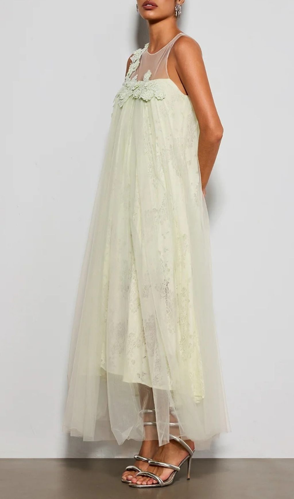 Fashionslee Women Esnavi White Sleeveless Flower Mesh Maxi Dress