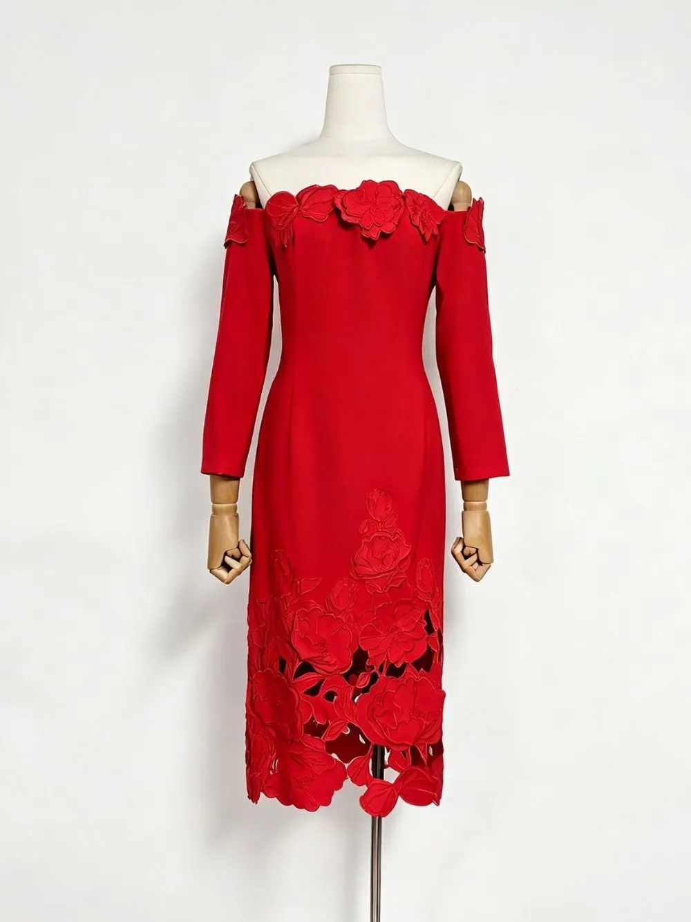 Malena Off-Shoulder Long Sleeeve Flower Midi Dress