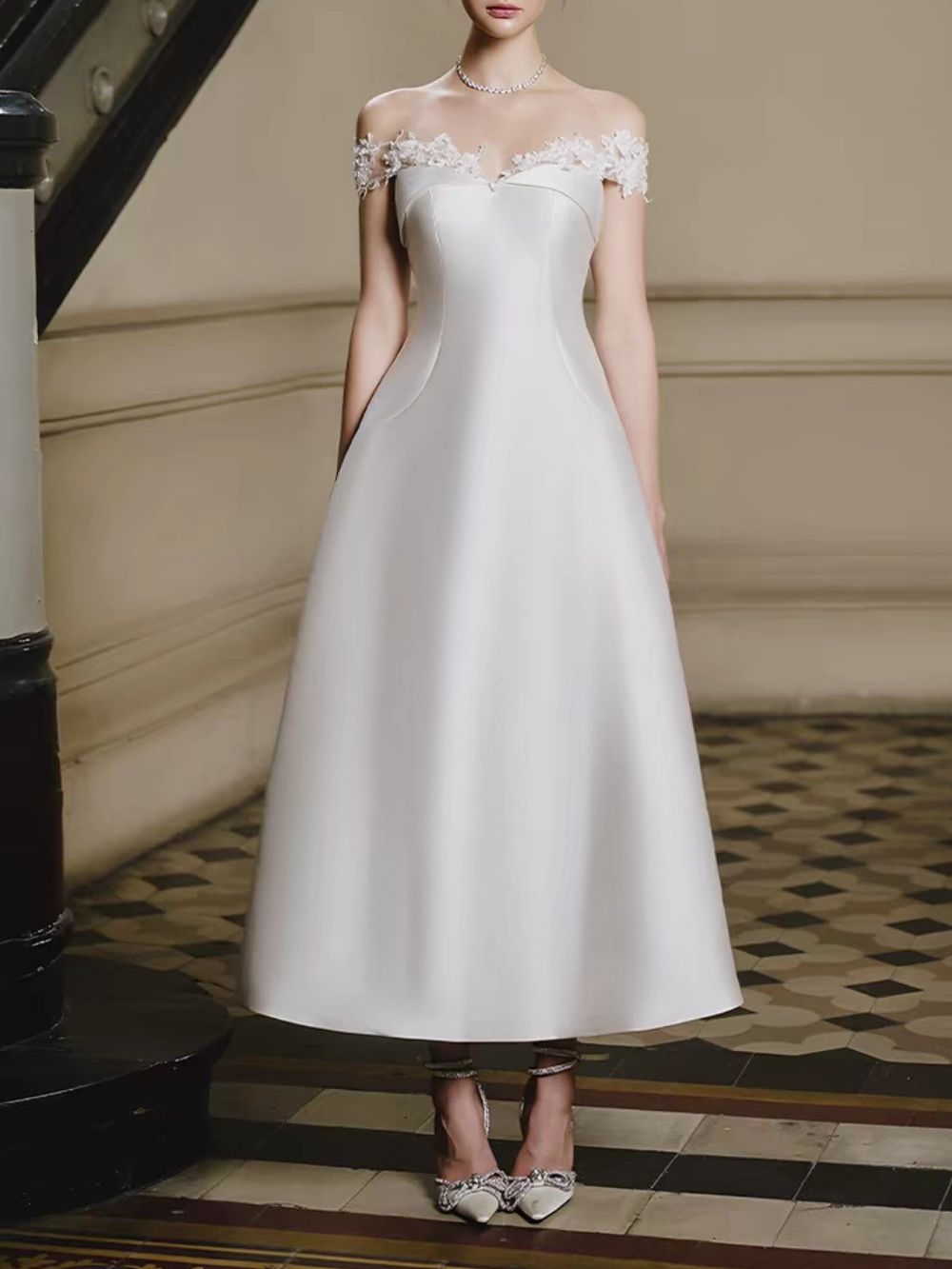 Macon White Flower Midi Dress - OWNCI