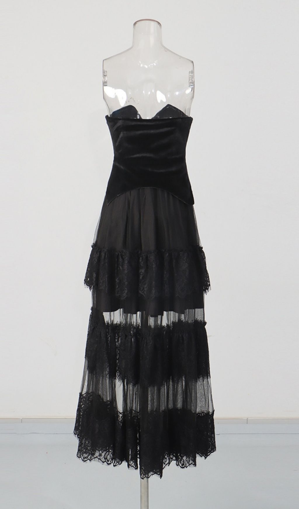 Fashionslee Women Mahah Black Strapless Lace Maxi Dress