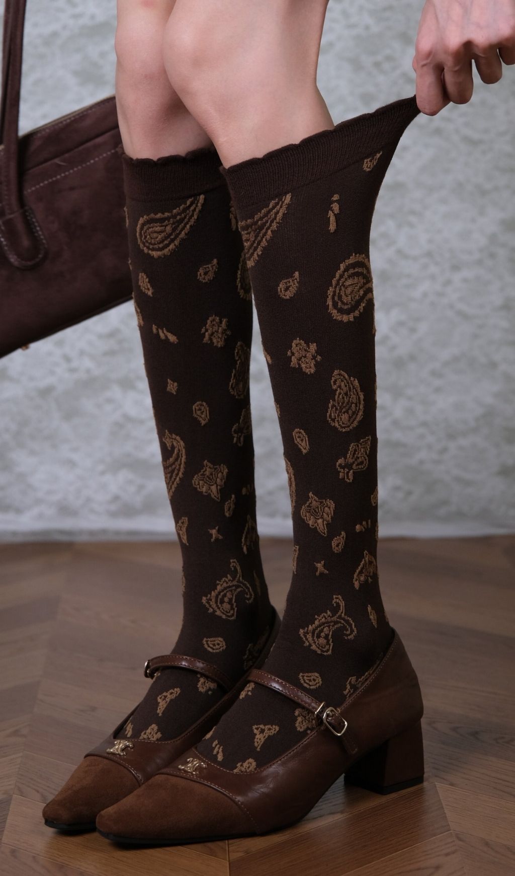 d5e52348e9be5a20a29adb1d456a1f3b Brown Patterned Stockings