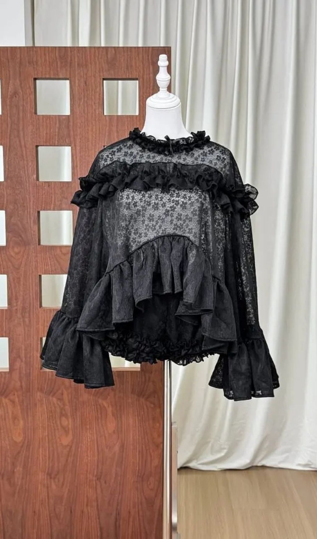 e5e7c733d4715a77680120730cf0dec5 Vanessa Black Floral Lace Ruffled Top & Shorts Set