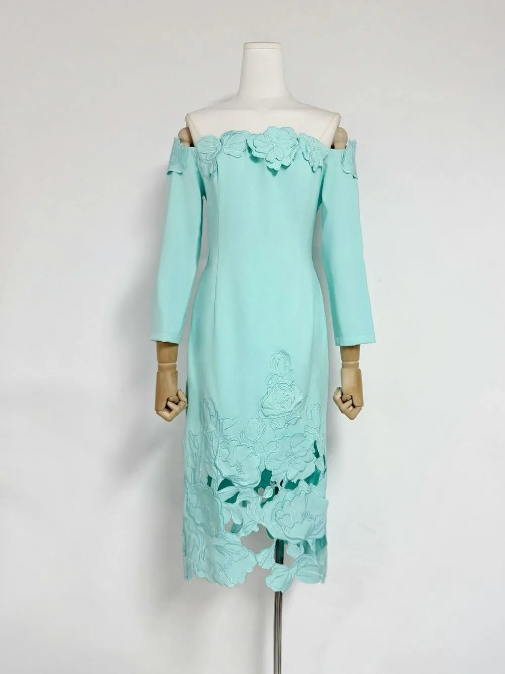 Malena Off-Shoulder Long Sleeeve Flower Midi Dress
