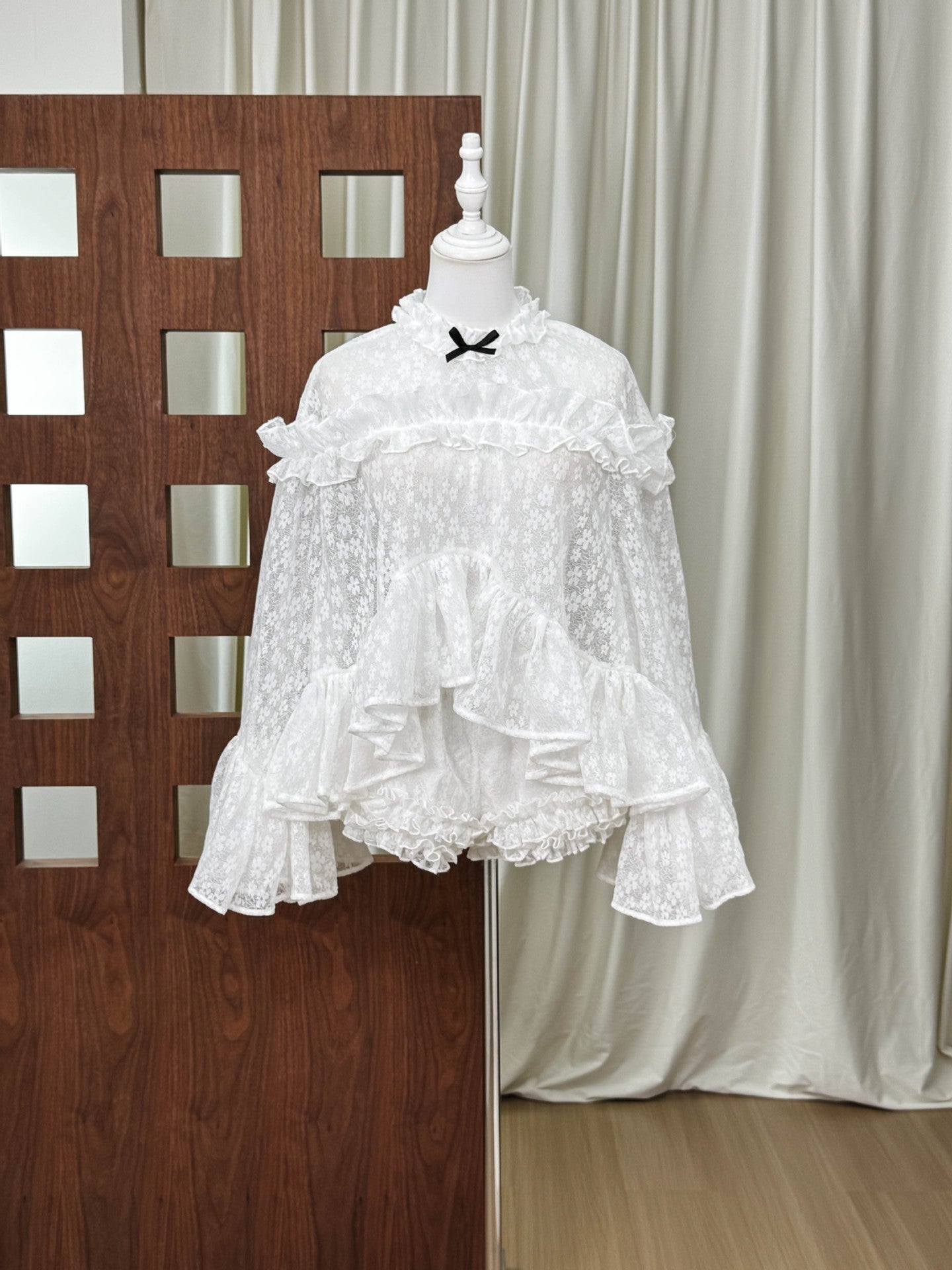 fa6170ccf4e40bc750488c468fa14218 Vanessa White Floral Lace Ruffled Top & Shorts Set