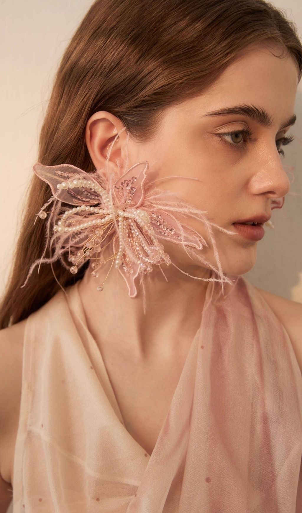 fb0a9d41f67fa778ffed992a074df736 Leia Pink Feather Beaded Earrings
