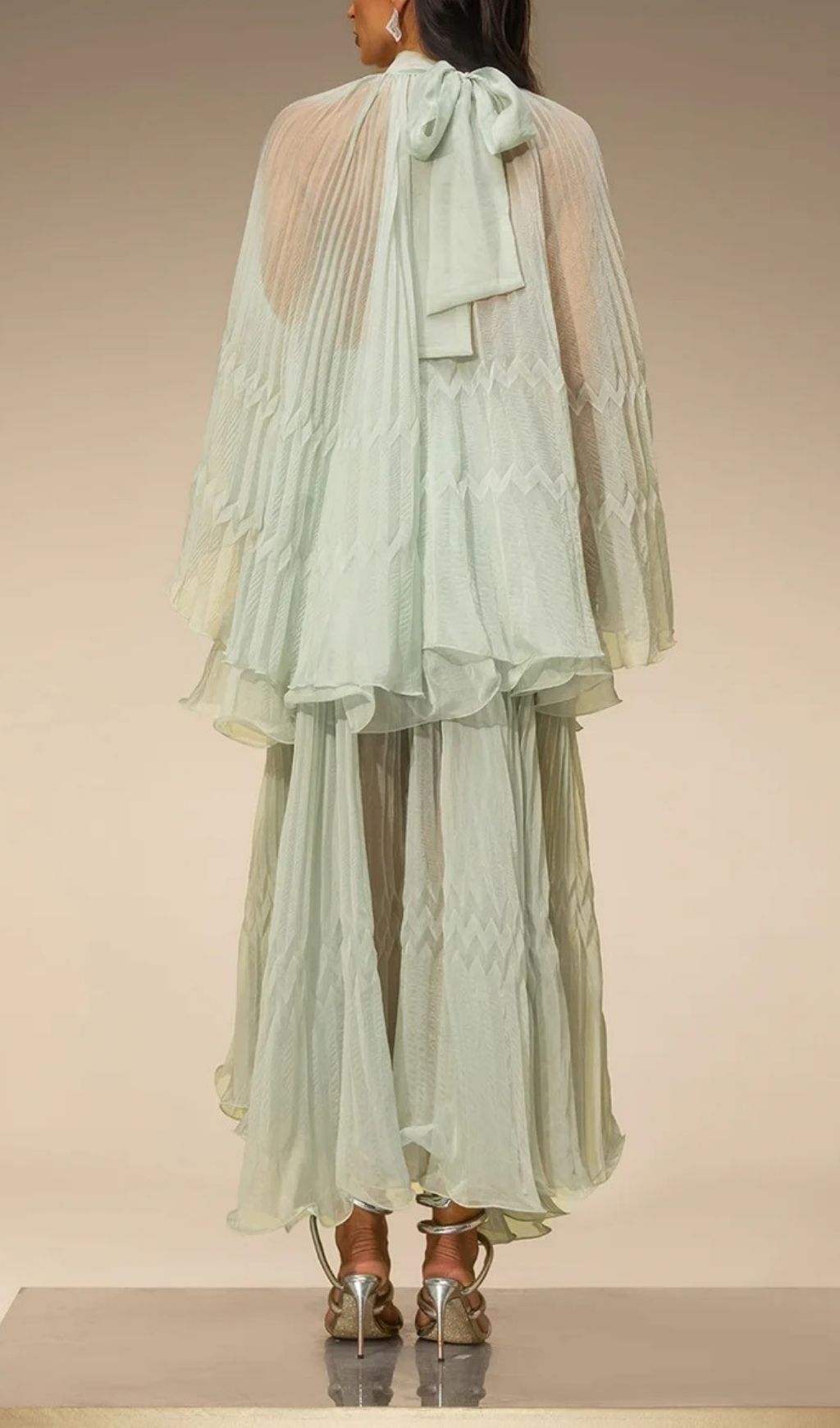 Fashionslee Women Aldeva Bat Sleeve Pleated Skirt Set