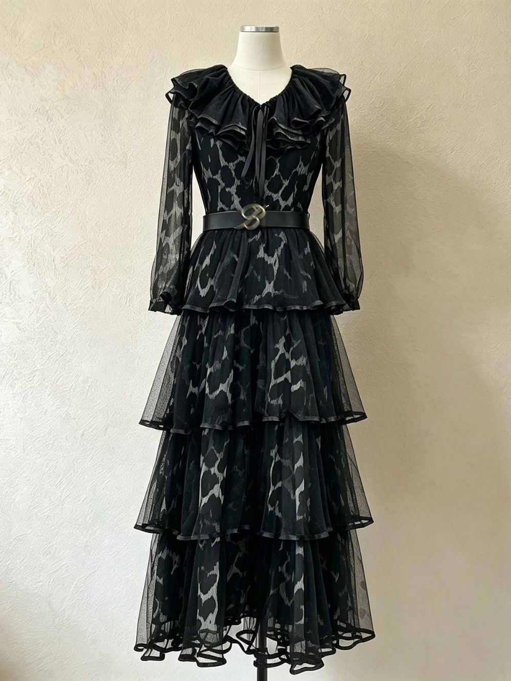 0470cf250e8d23b316ec84f2992313c1 Margo Black Leopard Long Sleeve Maxi Dress