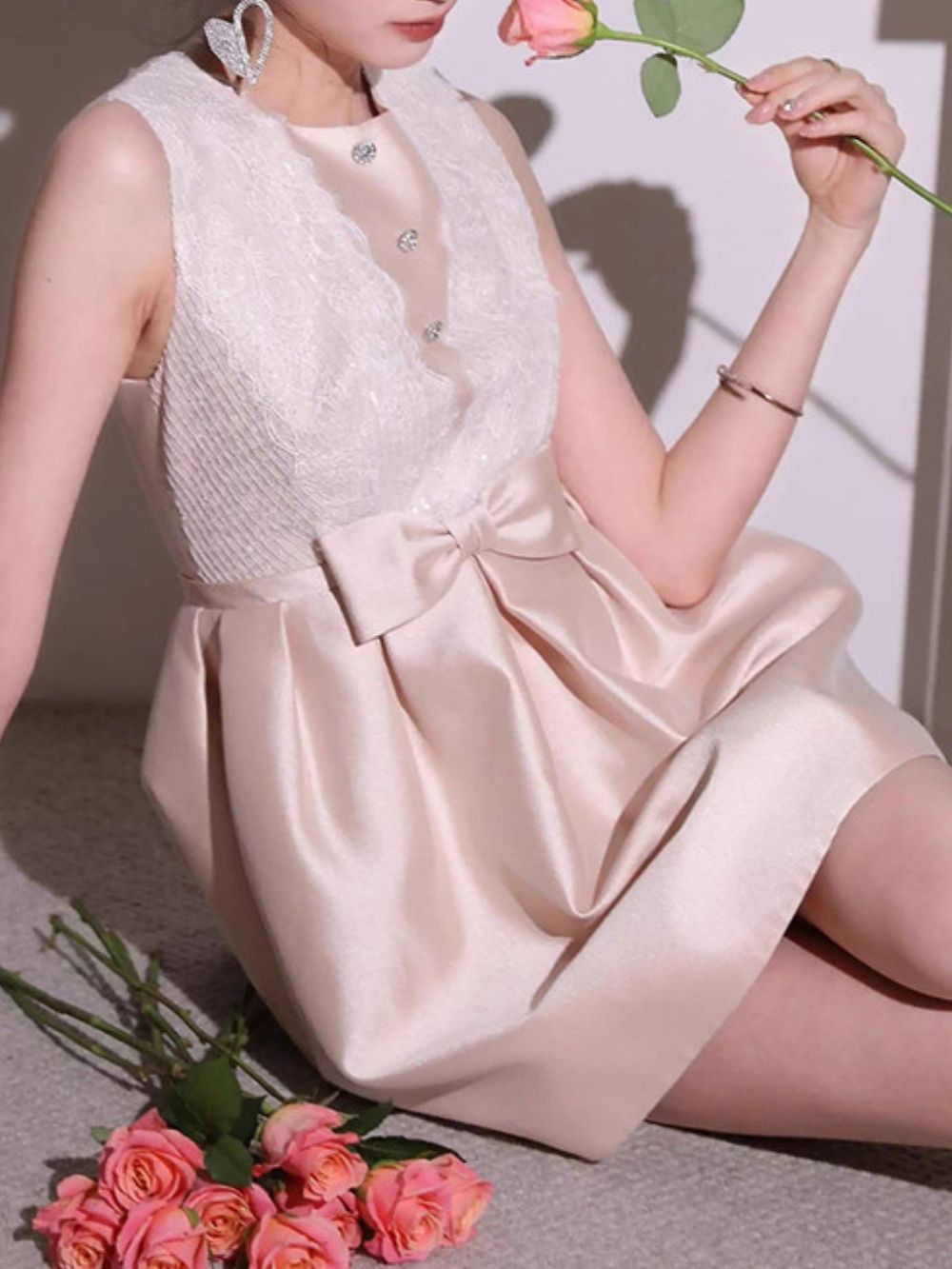 Malha Sleeveless Bow Lace Mini Dress - OWNCI Malha Sleeveless Bow Lace Mini Dress - OWNCI