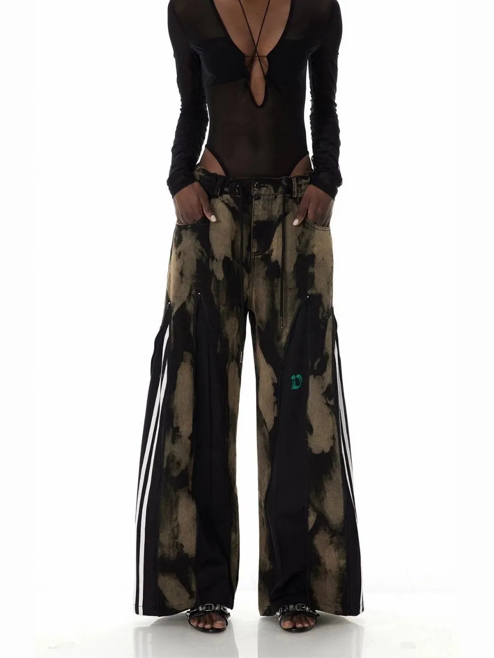 bca2d297283516190ac16c770b561ed4 Mantas Wide-Leg Jeans