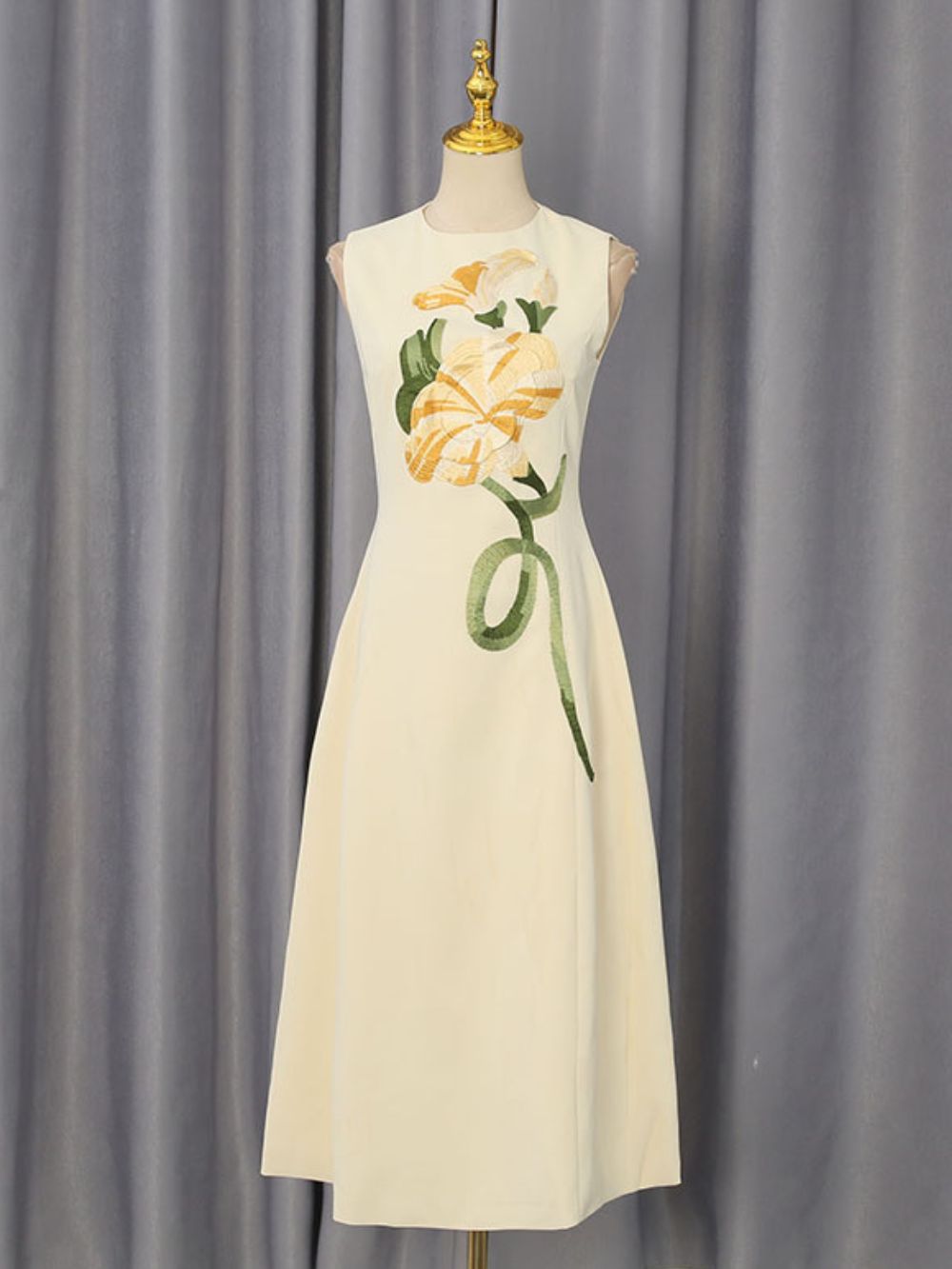 Daryne Sleeveless Flower Midi Dress - OWNCI
