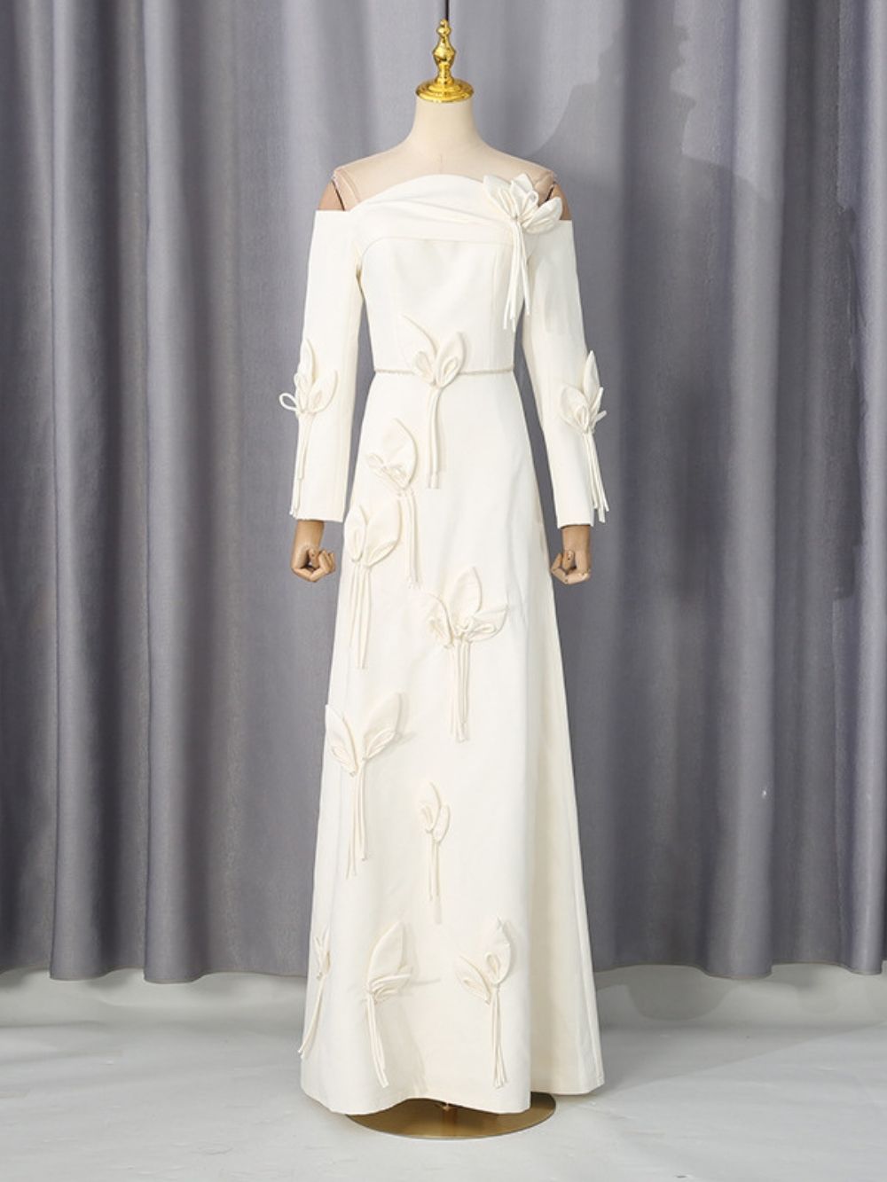 e0e8f7c126a3427bf6988704d45aa58c Mandell White Off-Shoulder Flower Long Sleeve Maxi Dress