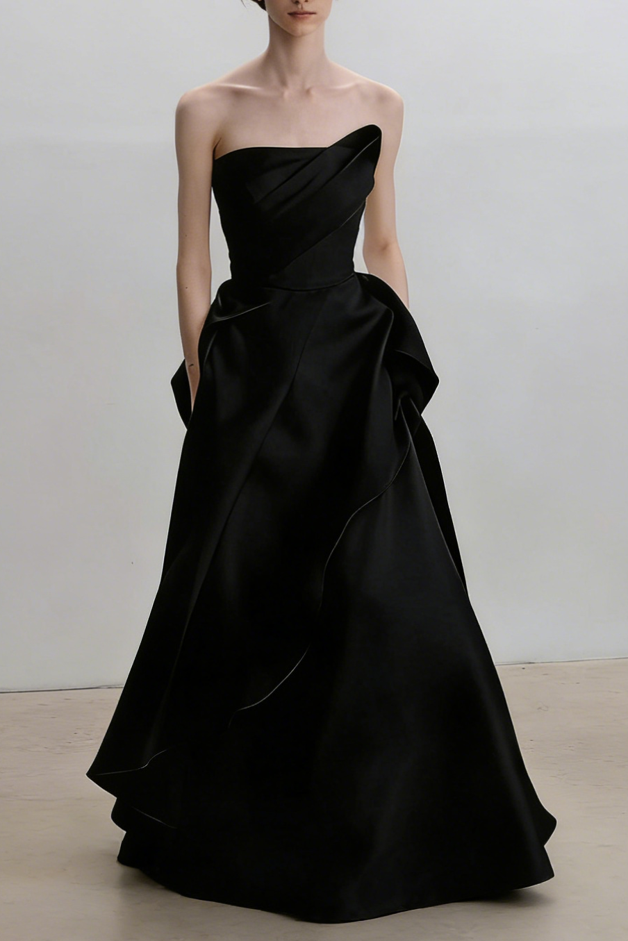 f1495e48f2321e9ff3a9a00ce2e0b53a Lyuba Black French Lightweight High-End Strapless Slim Fit Simple Maxi Dress