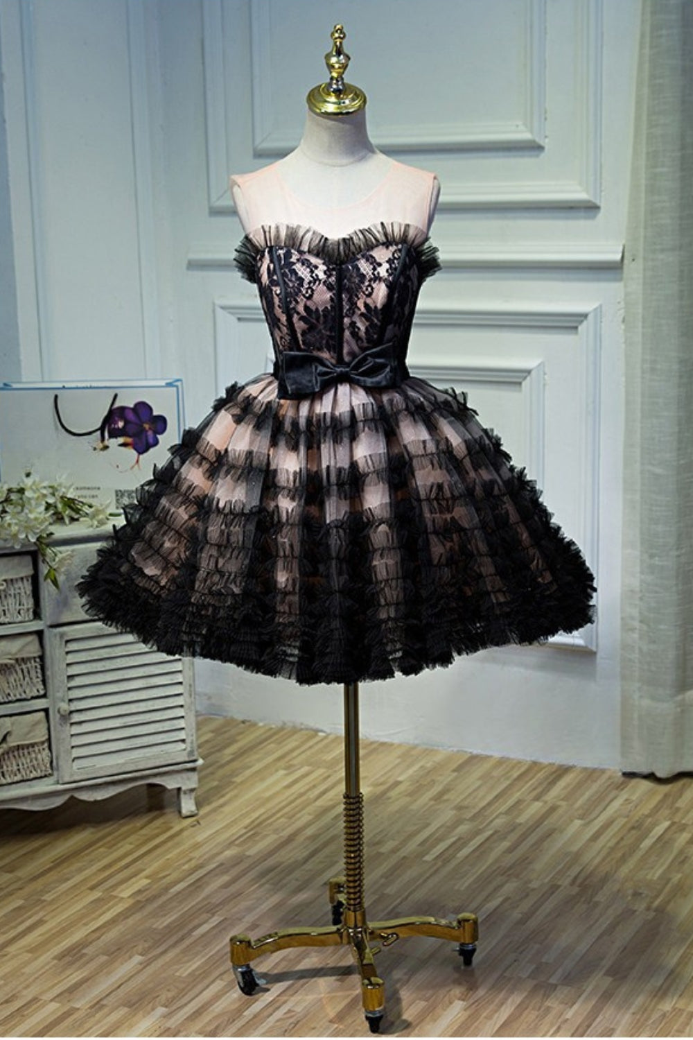 Lorraine Bow Lace Strapless Puffy Mini Dress In Black - OWNCI Lorraine Bow Lace Strapless Puffy Mini Dress In Black - OWNCI