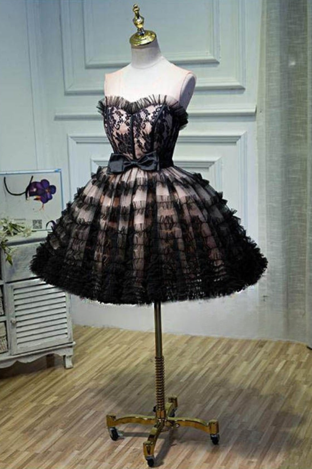 Lorraine Bow Lace Strapless Puffy Mini Dress In Black - OWNCI Lorraine Bow Lace Strapless Puffy Mini Dress In Black - OWNCI