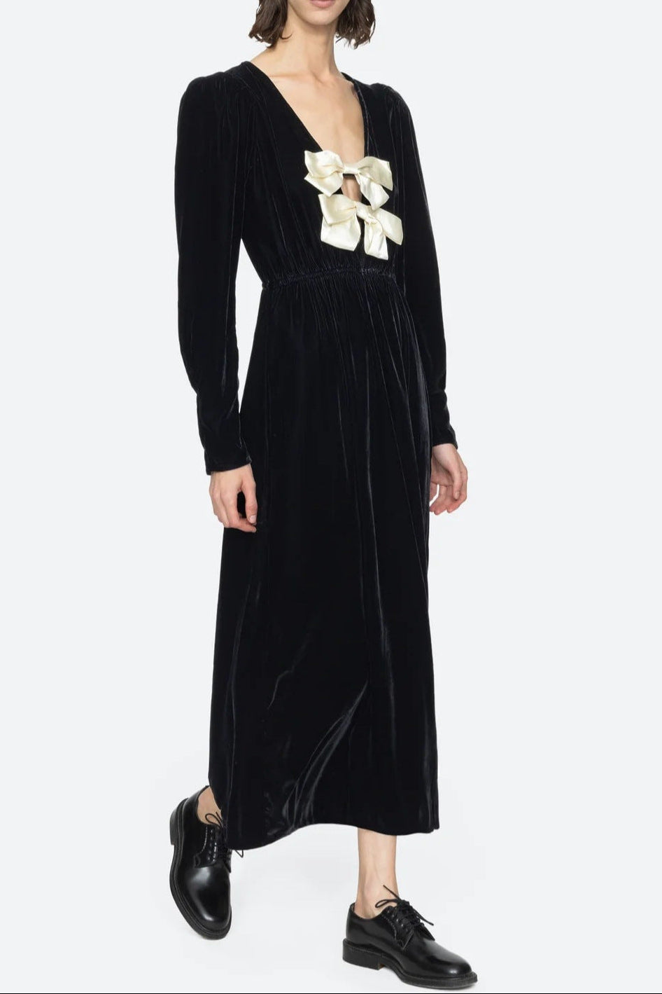 Wallis Black v-Neck Bow Cutout Velvet Midi Dress - OWNCI Wallis Black v-Neck Bow Cutout Velvet Midi Dress - OWNCI